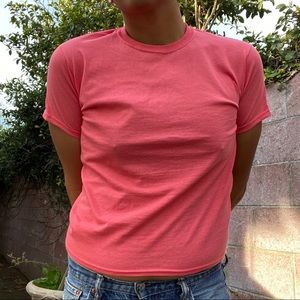 pink tee